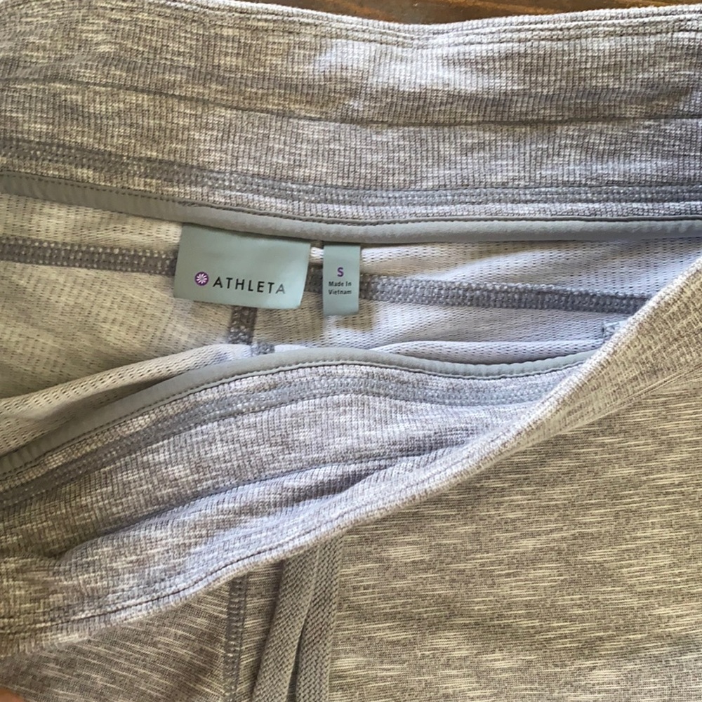 Athleta shorts size Small new wo tags